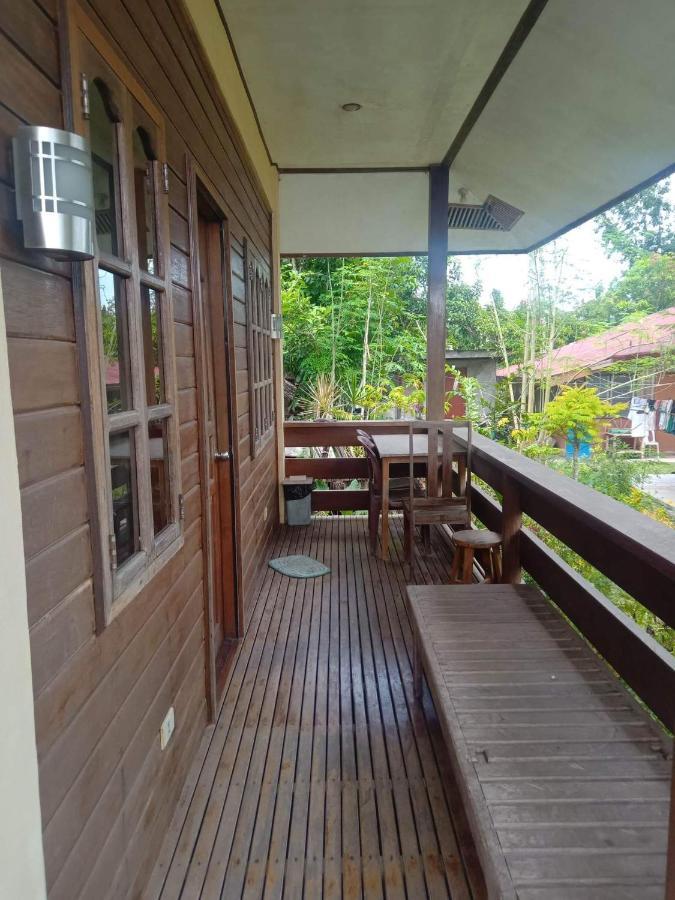 Nellie'S Tourist Inn- Port Barton Сан Висенте Екстериор снимка